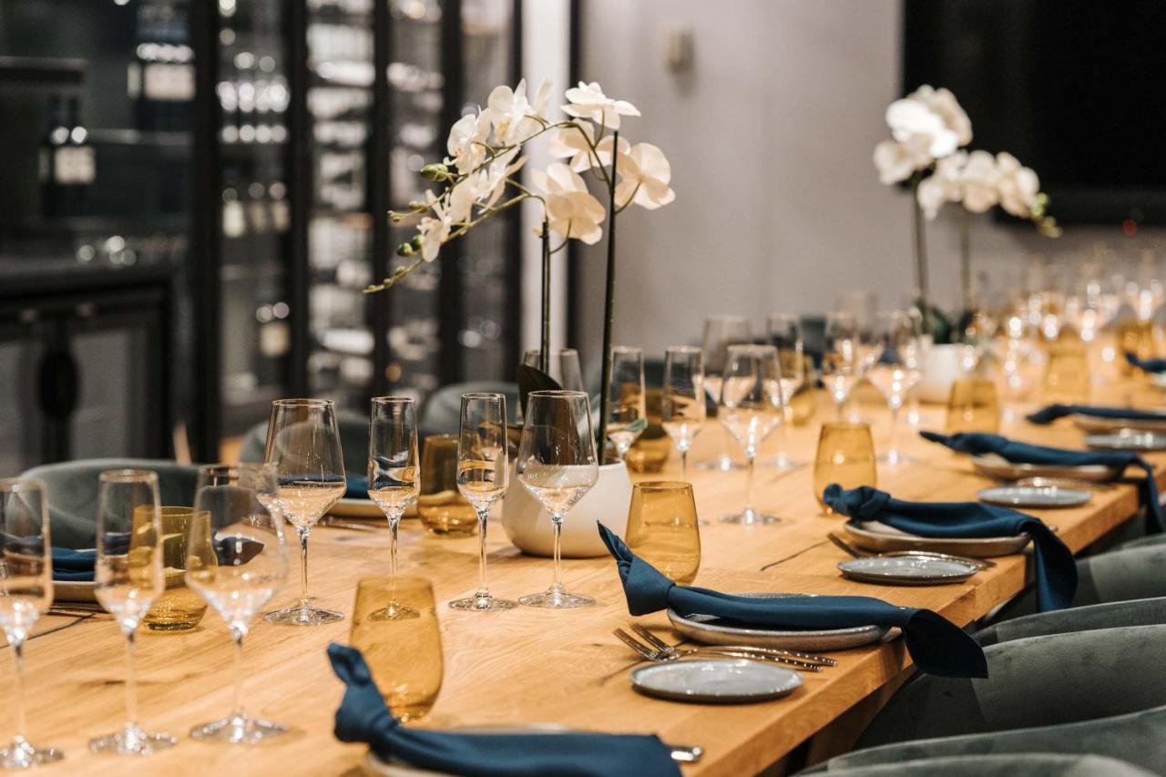 Peppers Waymouth Hotel Adelaide Luaran gambar The table at the 2019 World Wine Awards