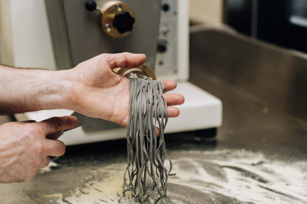 Peppers Waymouth Hotel Adelaide Luaran gambar Pasta being made with a pasta machine