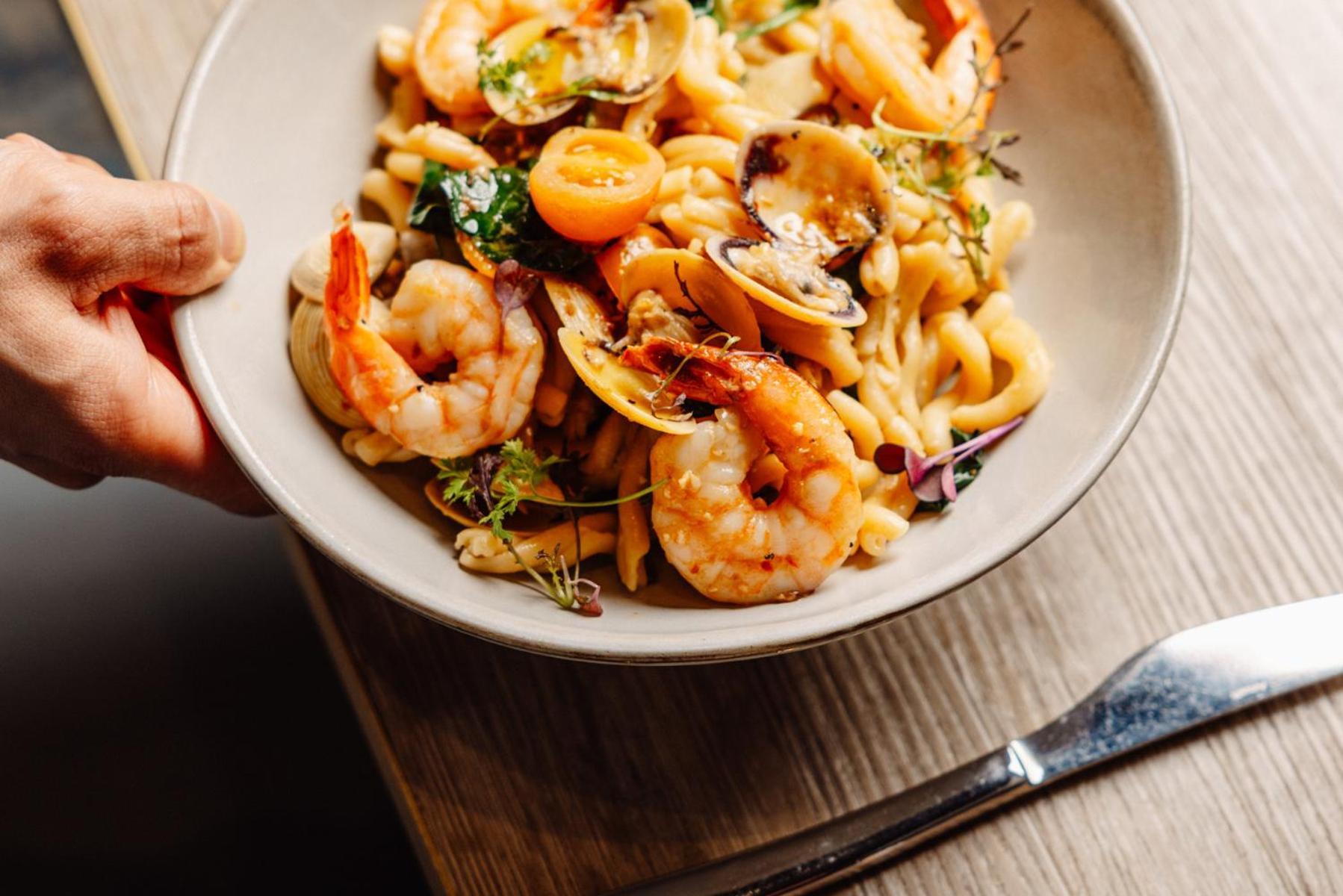 Peppers Waymouth Hotel Adelaide Luaran gambar Shrimp and pasta